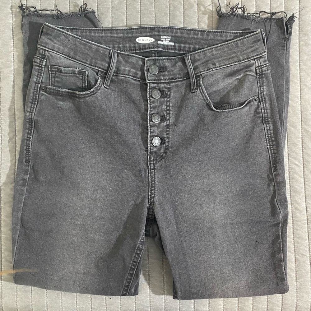 Old Navy High-Waist Button-Fly
Rockstar Stretch Super
Skinny Black Jeans Size 10